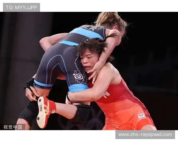 巴楚县首届“迎春杯”全疆摔跤邀请赛决赛上演力量对决，80公斤以上级选手展开激烈缠斗